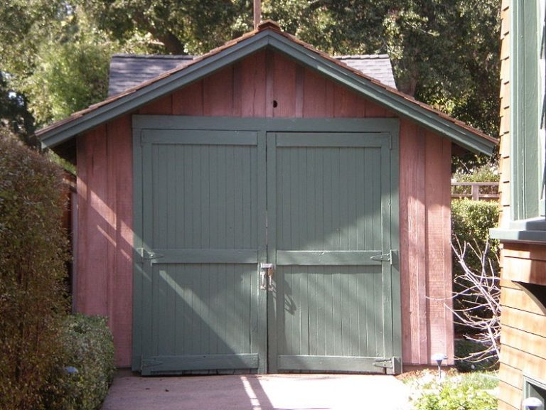 the garage where hp was started 768x577 1